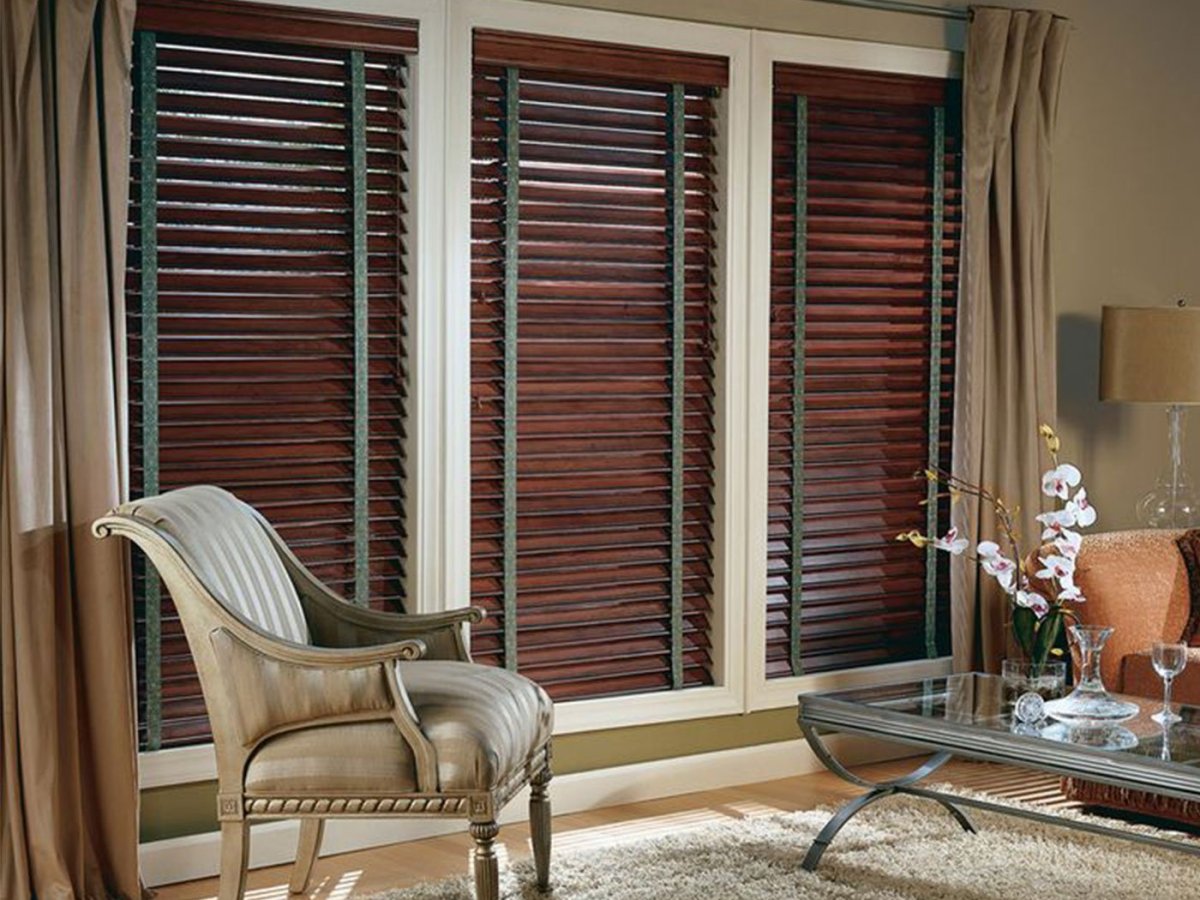 Деревянные жалюзи и шторы