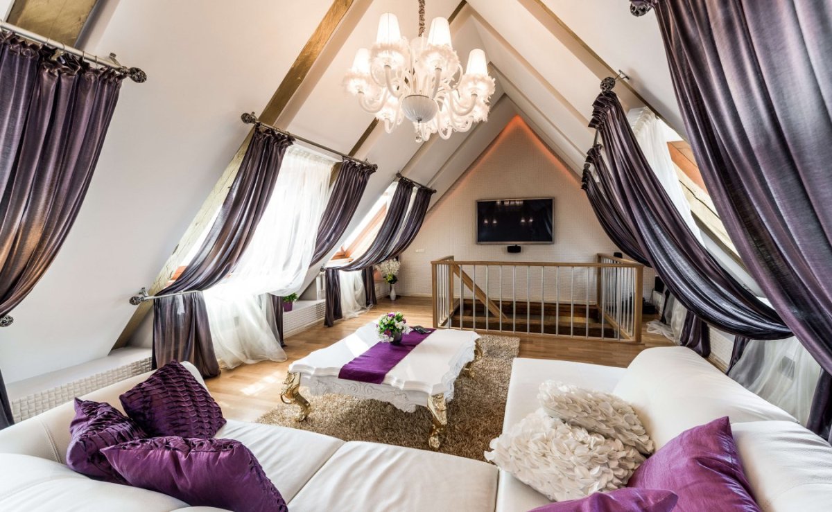 Шторы на наклонные мансардные окна