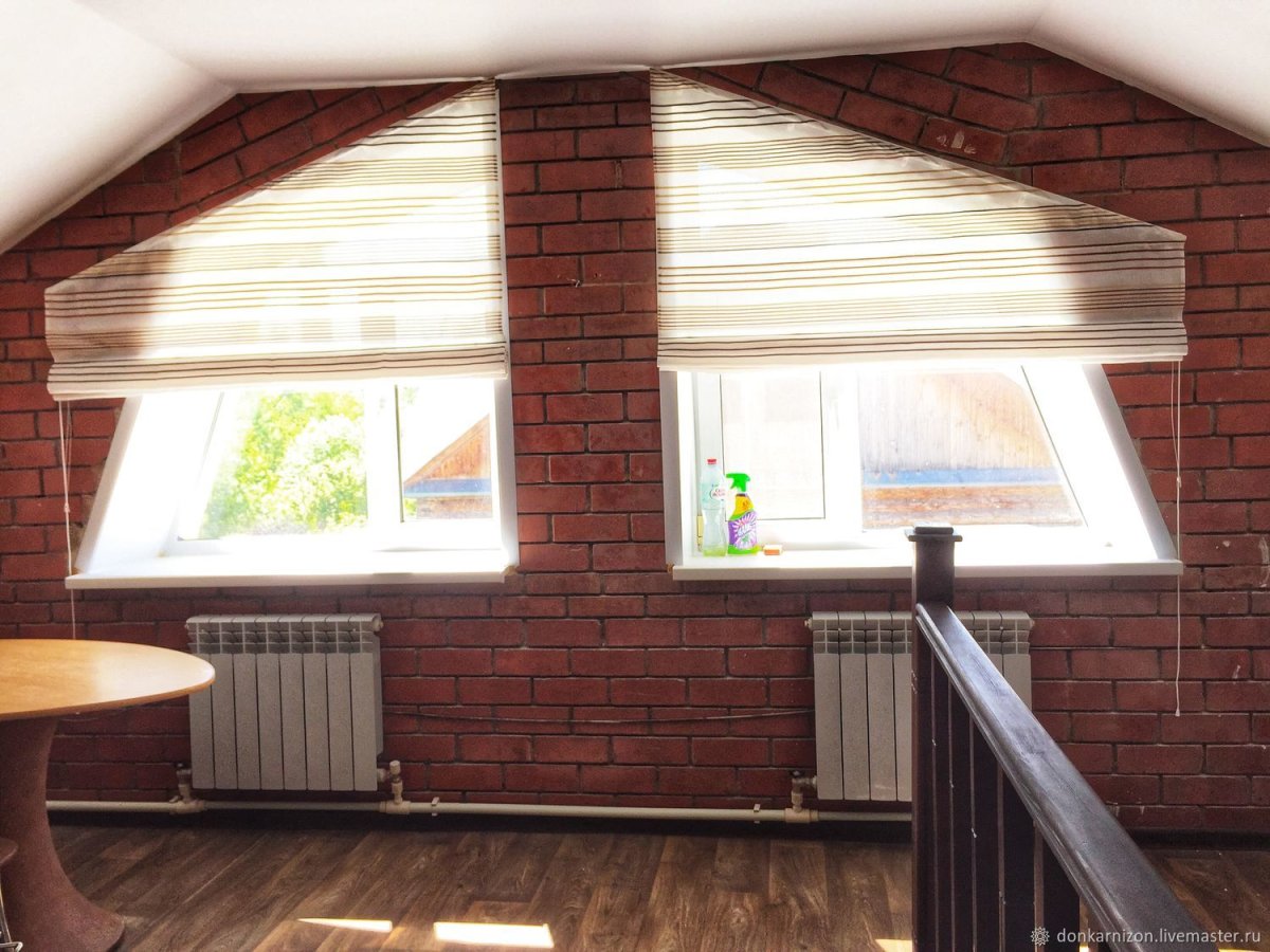 Рулонные шторы на треугольные окна