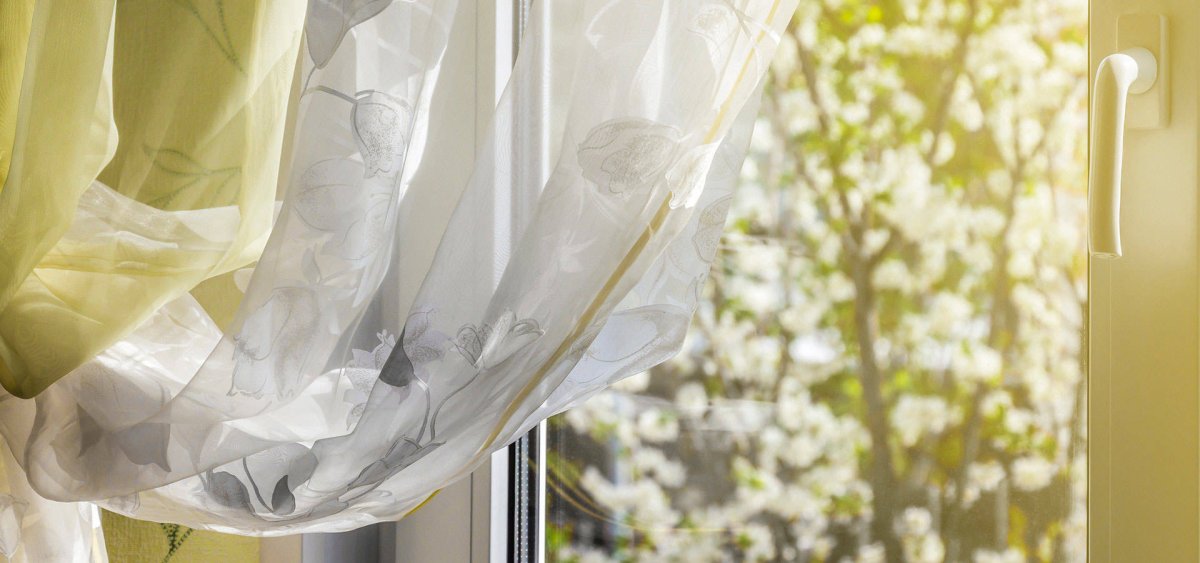 Окно тюль ветер