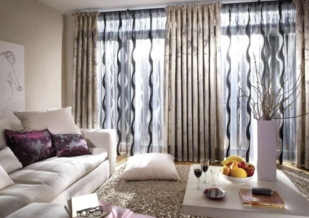 Шторы в гостиную в современном стиле