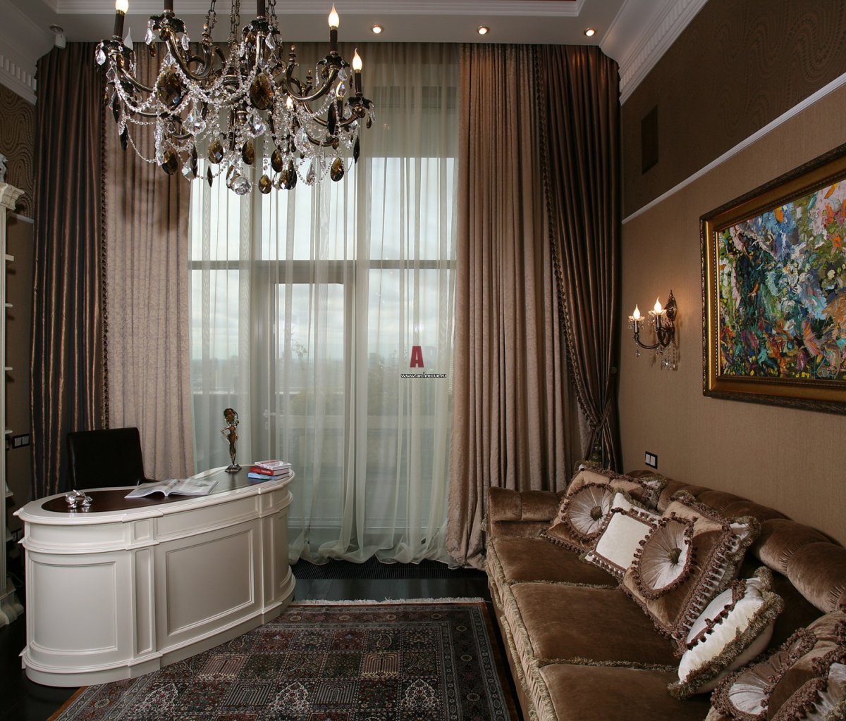 Шторы в классическом интерьере гостиной
