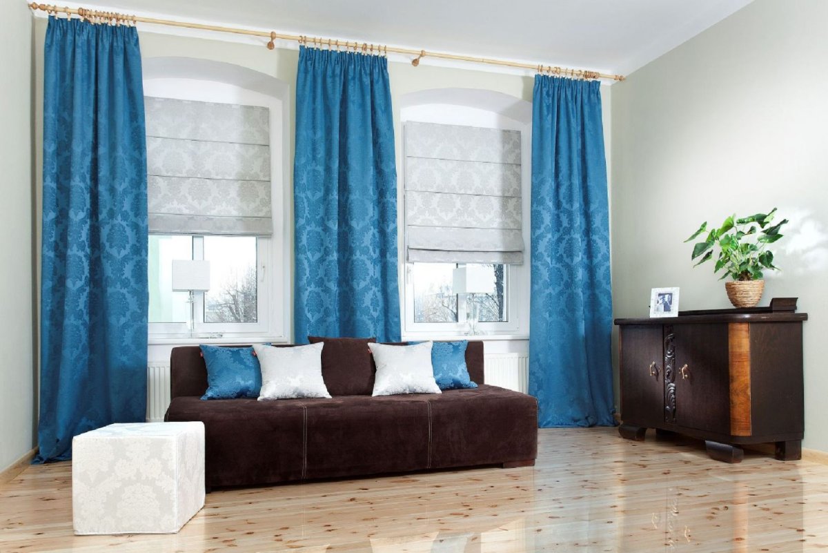 Синие шторы в интерьере