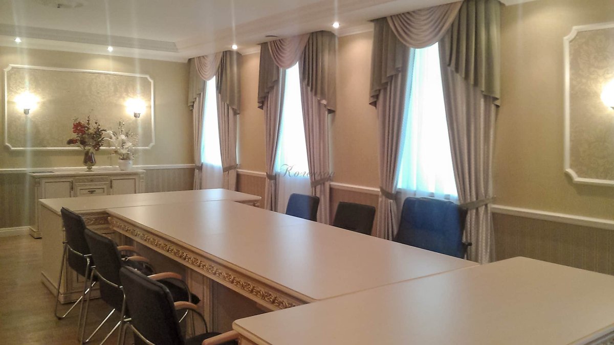 Шторы в переговорную