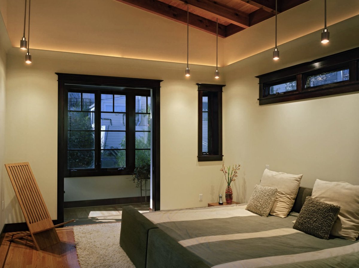 Освещение в комнате с низкими потолками