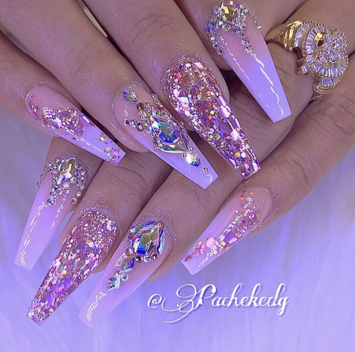 Аквариумный маникюр со стразами