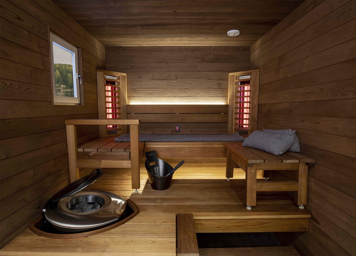 Яркие элементы в интерьере бани