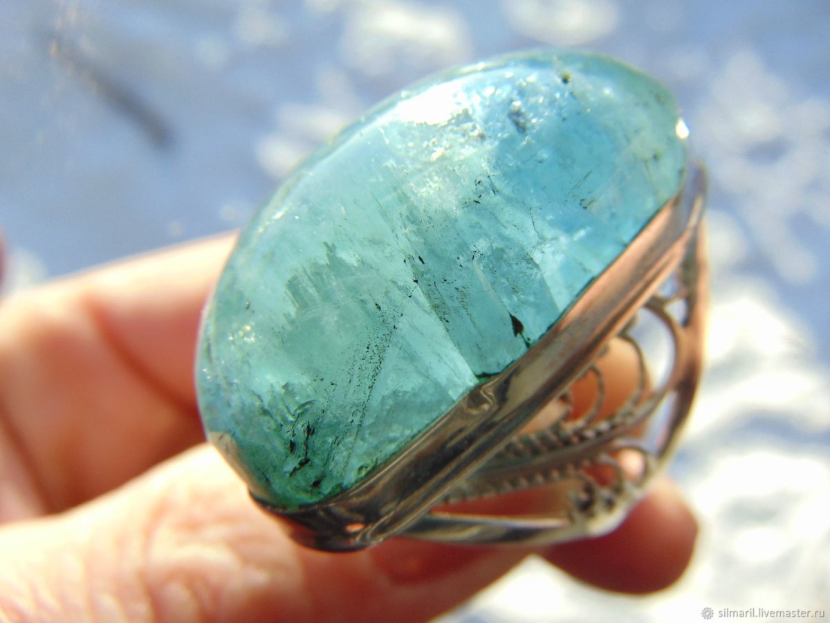 Аквамариновый янтарь золото серебро
