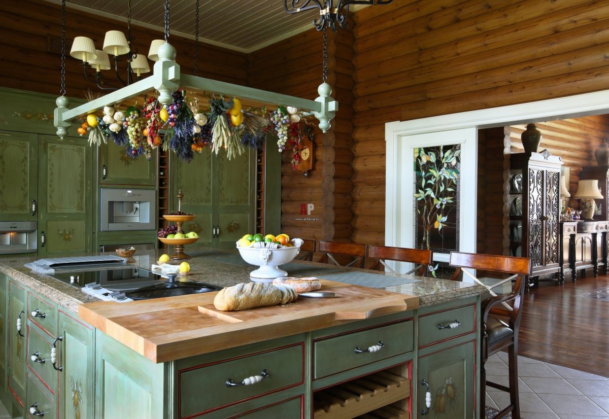 Кухня в стиле Кантри в деревянном доме