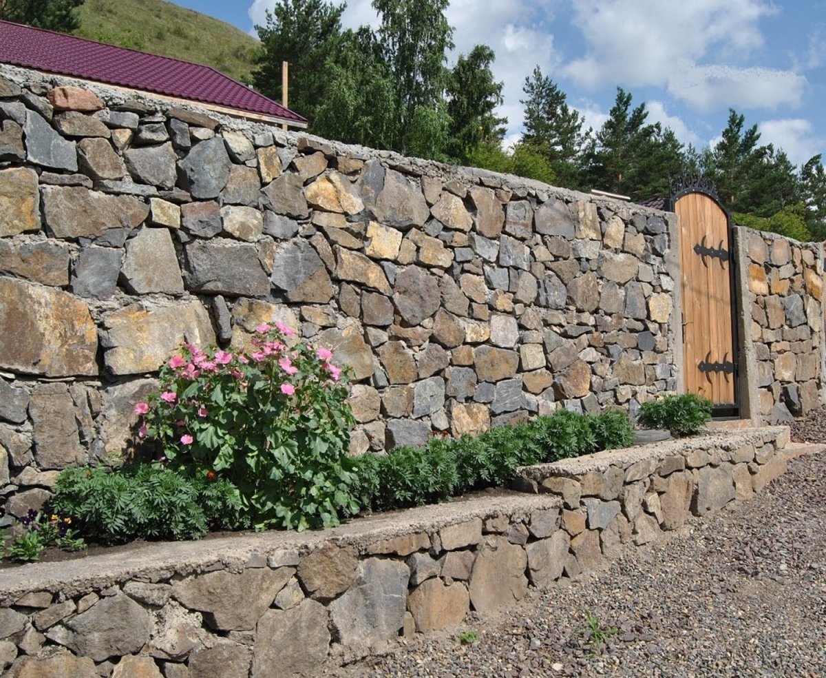 Мешковская каменные заборы