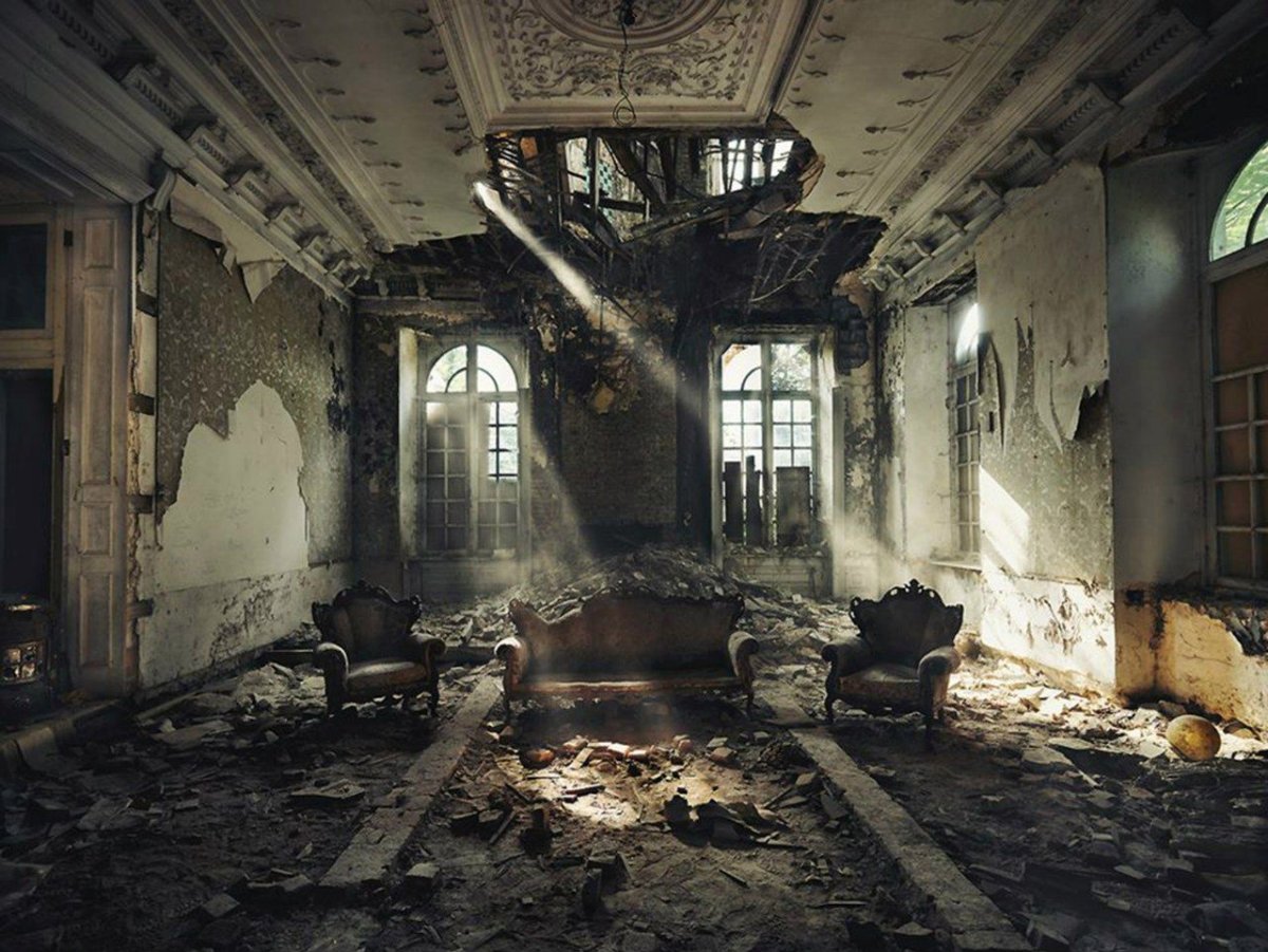 Заброшенный дом внутри