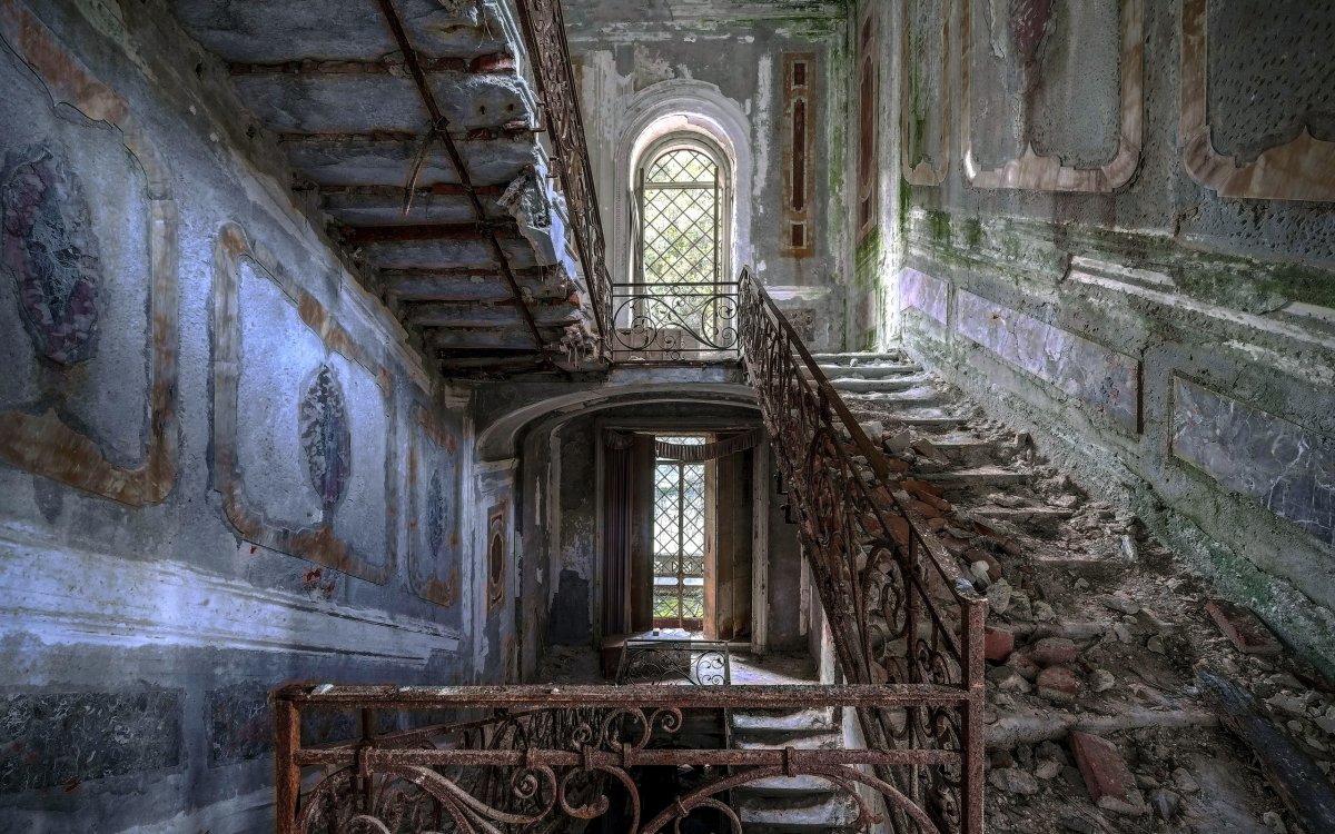 Заброшенный Подгорецкий замок внутри