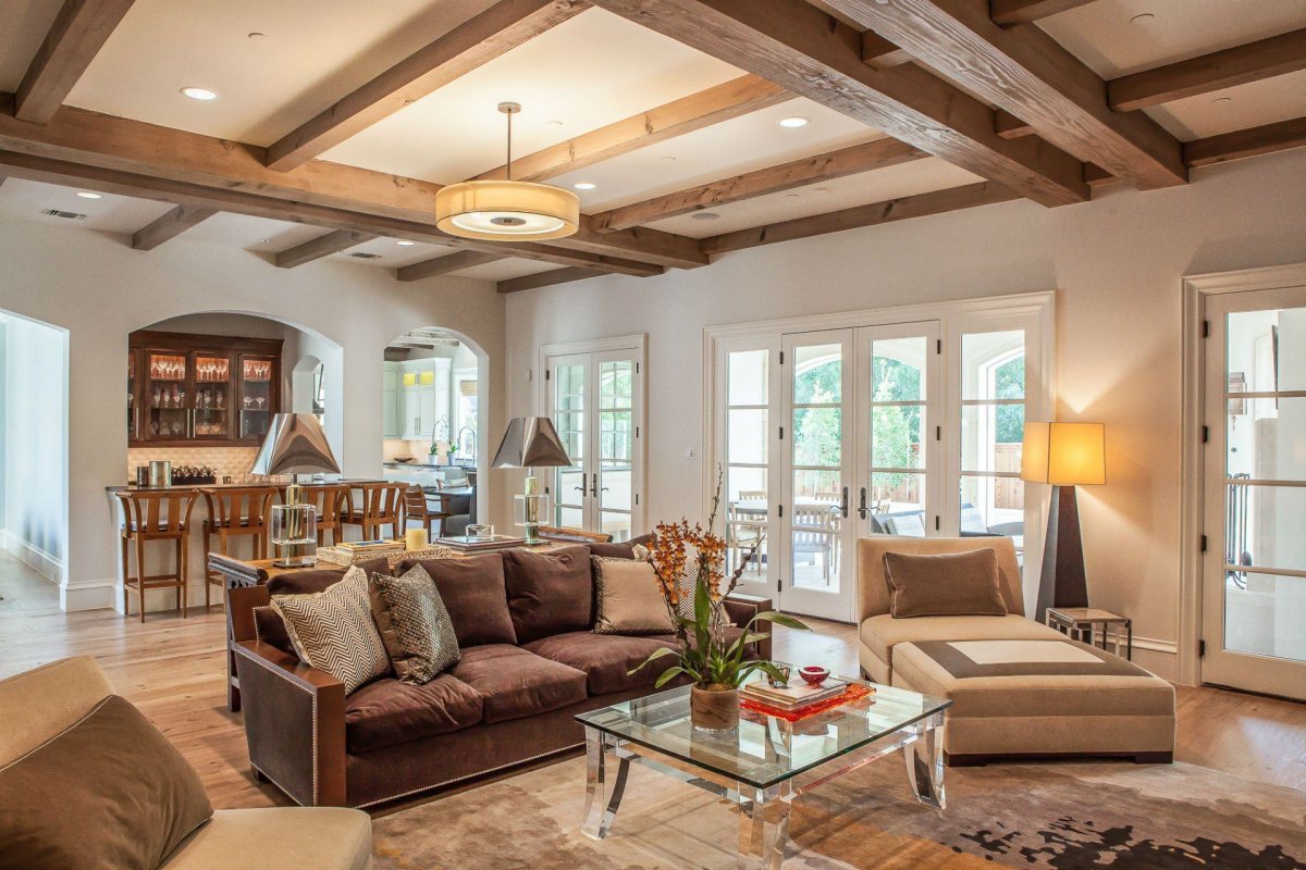 Гостинные с низким потолком