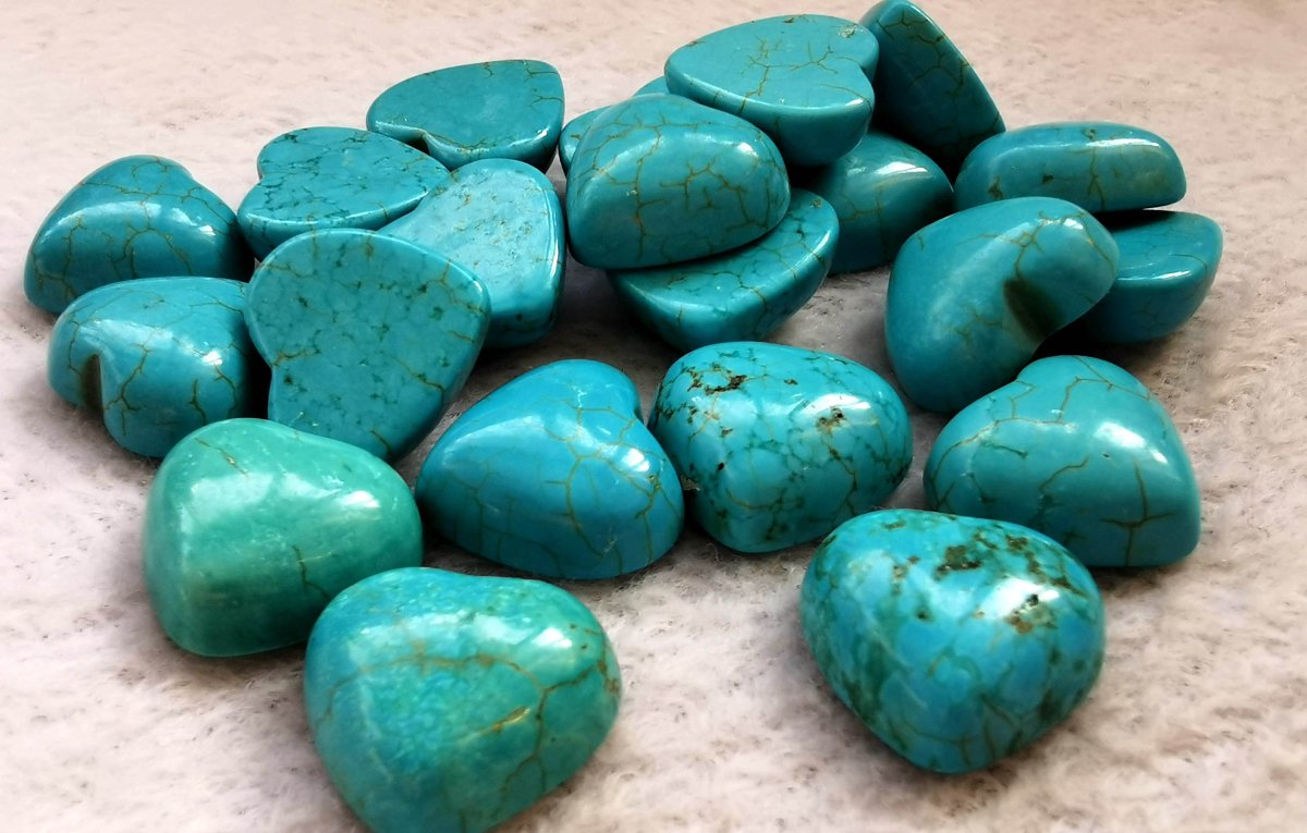 Камень бирюза итальянская