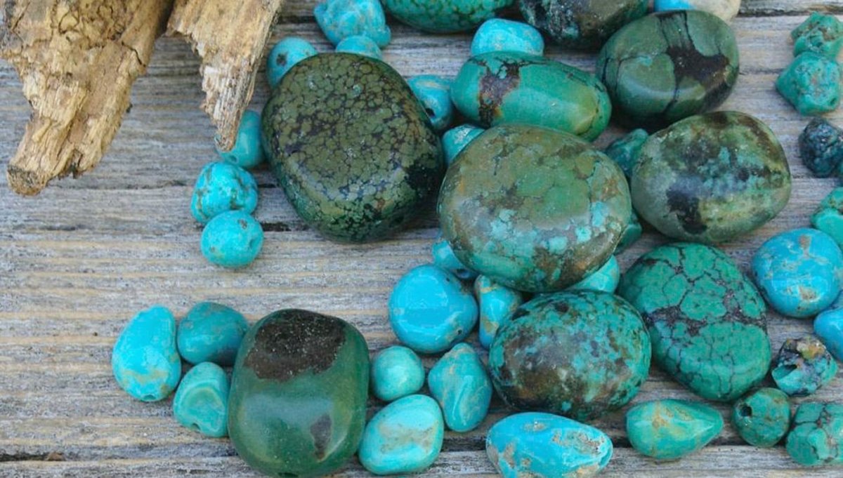 Уральский Самоцветный камень бирюза