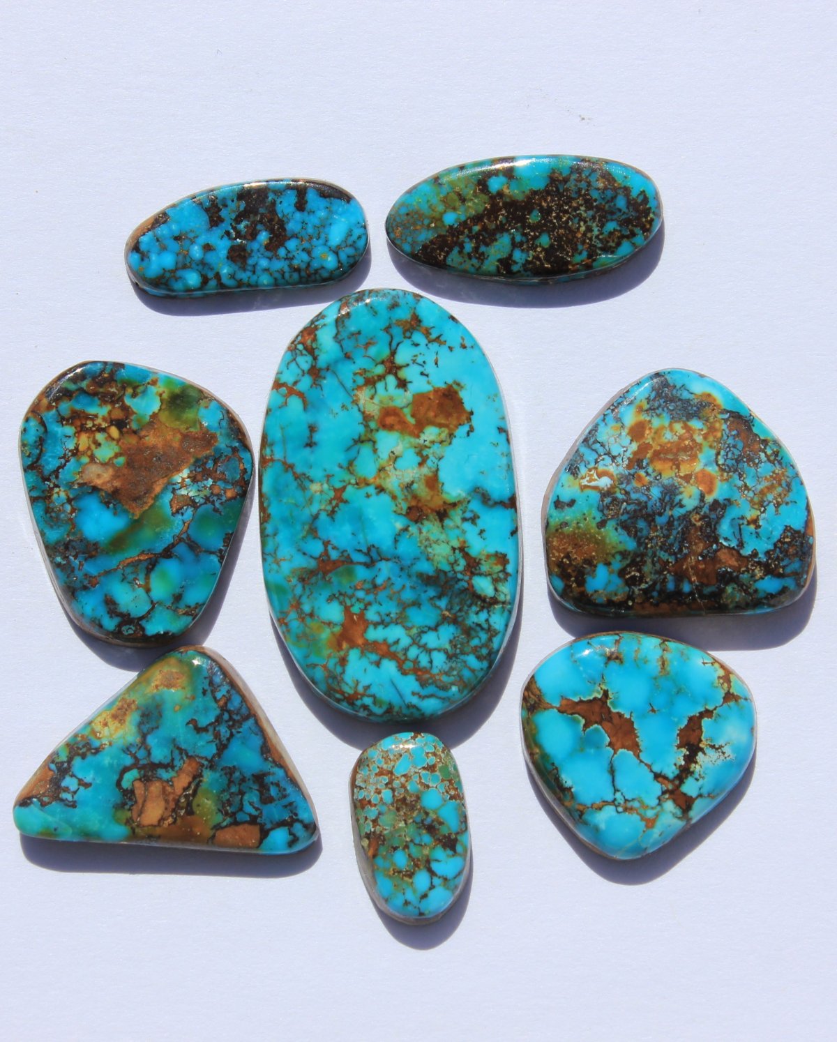 Драгоценные камни опал, бирюза, агат