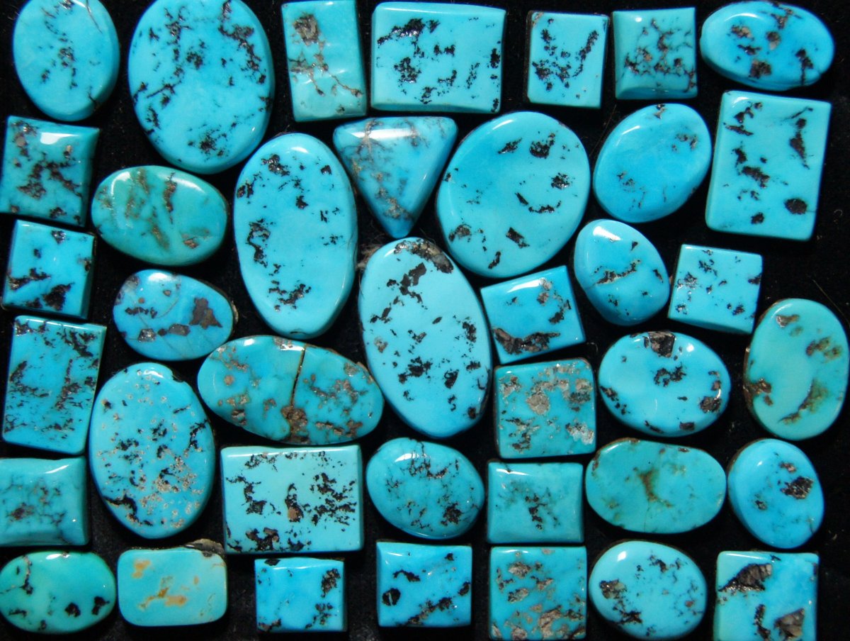 Камень бирюза разных цветов