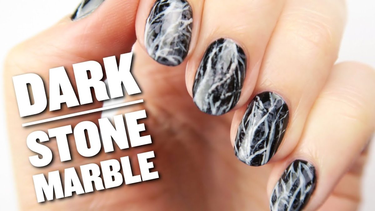 Маникюр в стиле Марбл Стоун