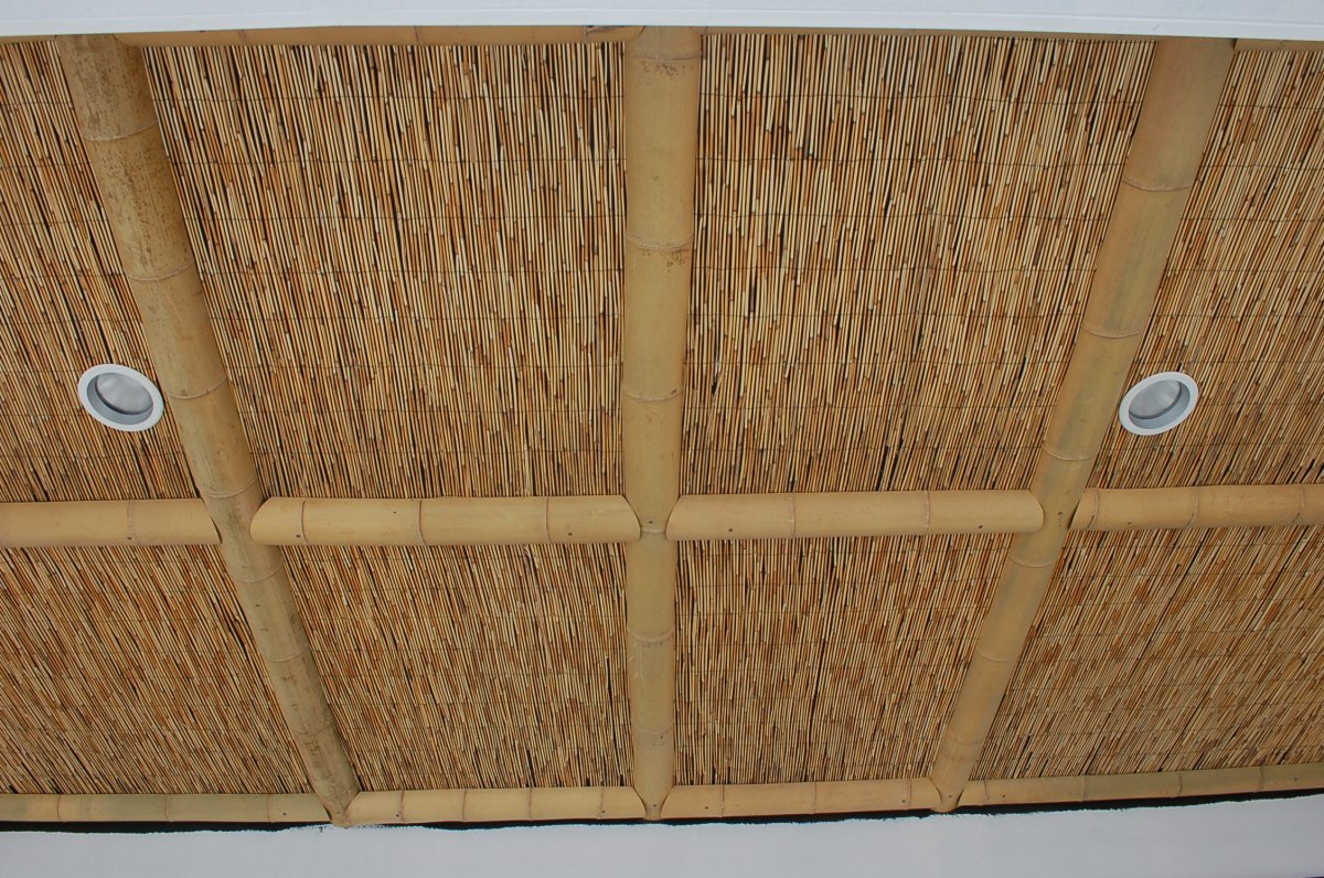 Потолок из бамбука