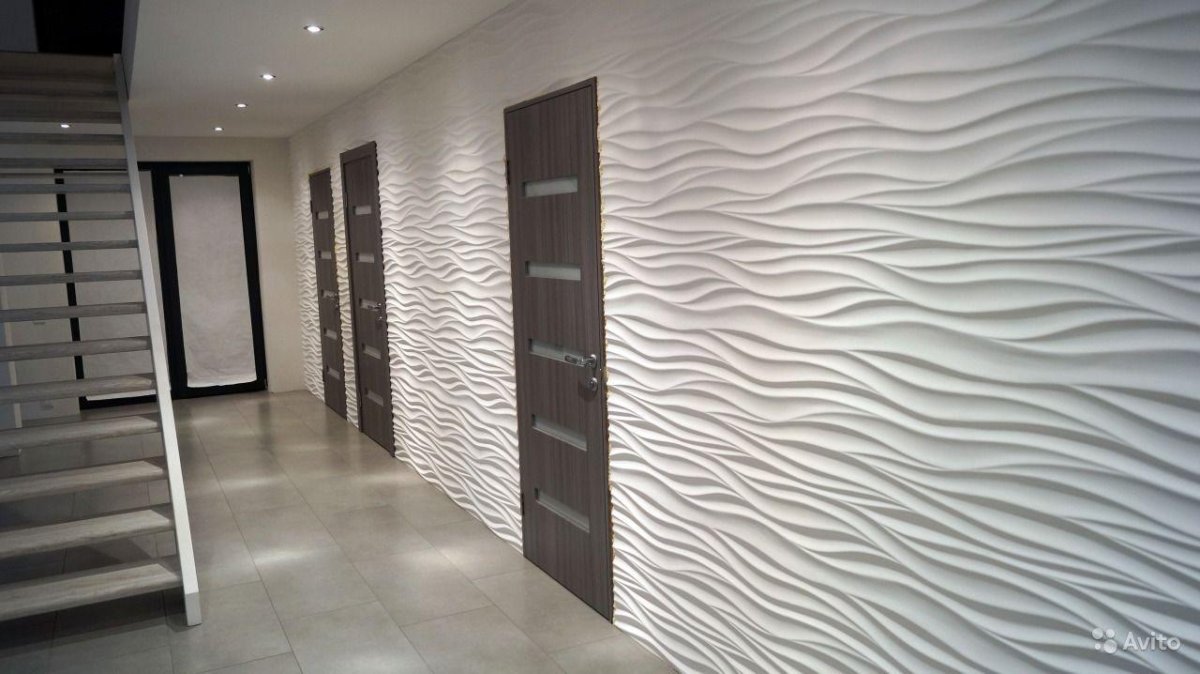 Гипсовые панели для стен в интерьере прихожей