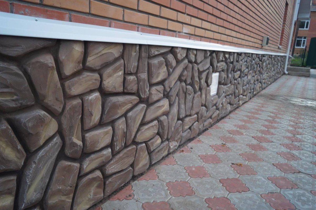 Необычная отделка фундамента