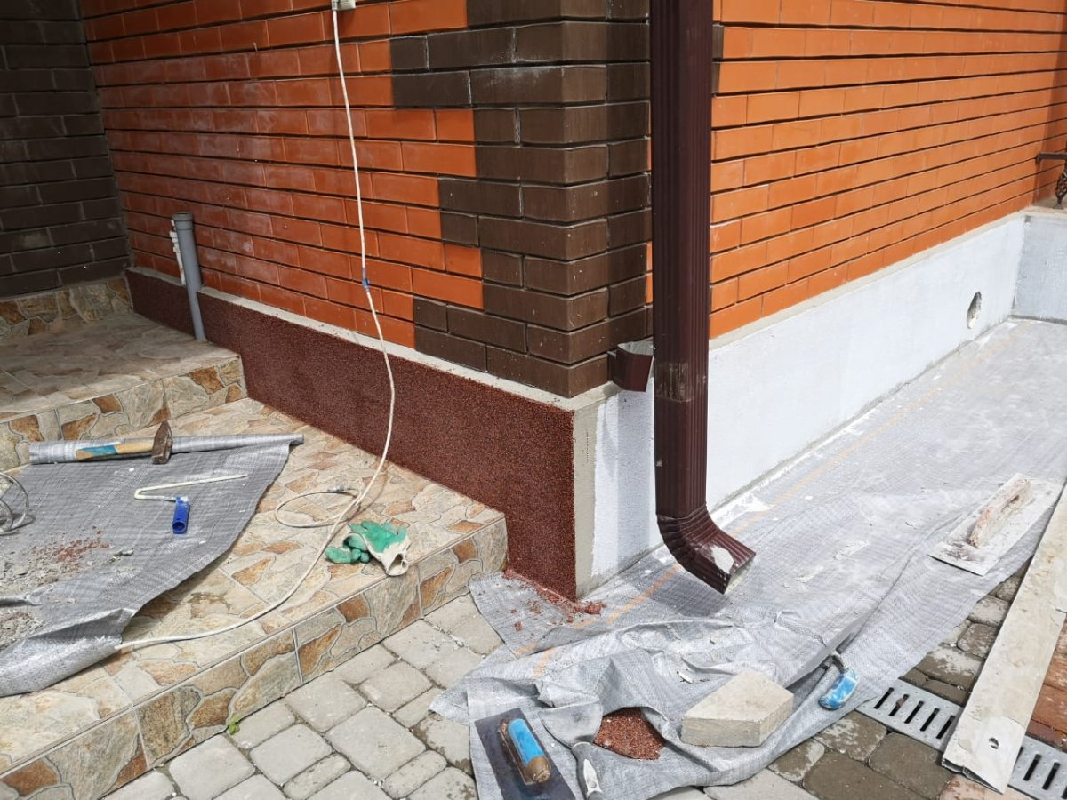 Утепленный цоколь с облицовкой