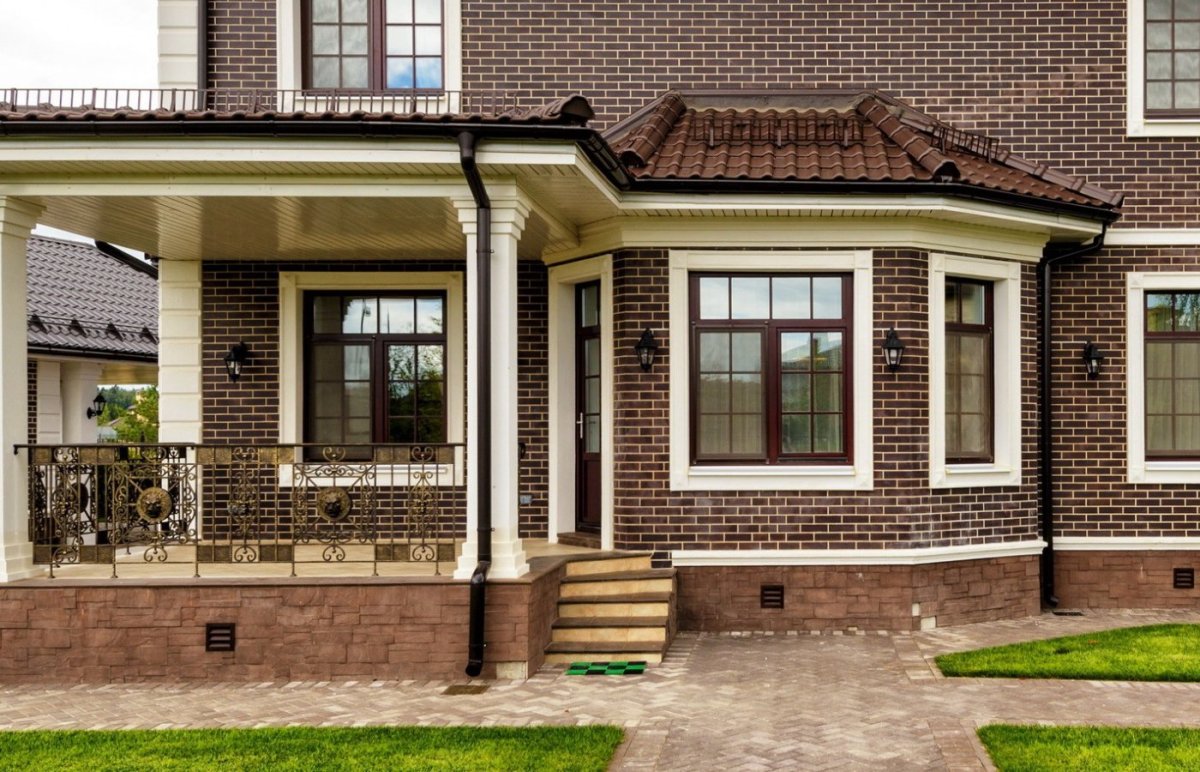 Фасад окон в частном доме