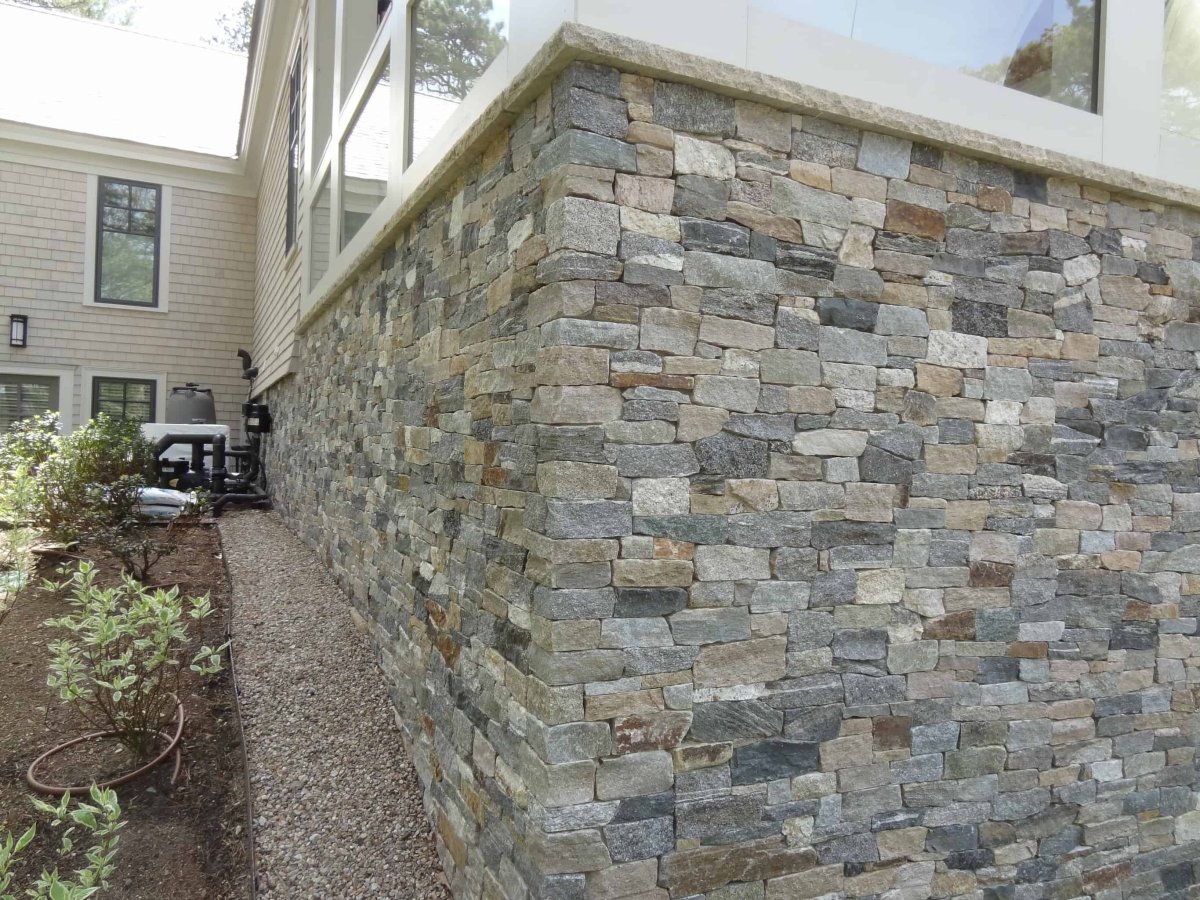 Природный камень для цоколя