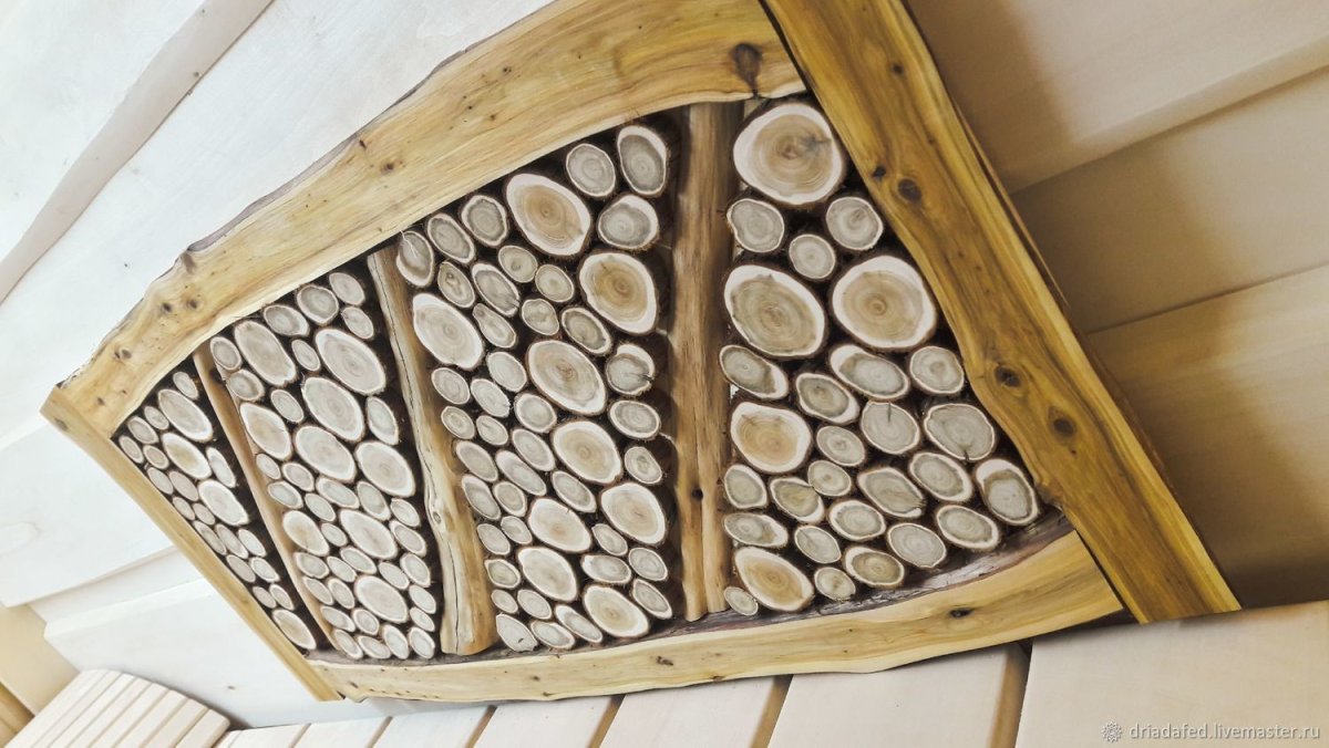 Панно из спилов дерева в бане