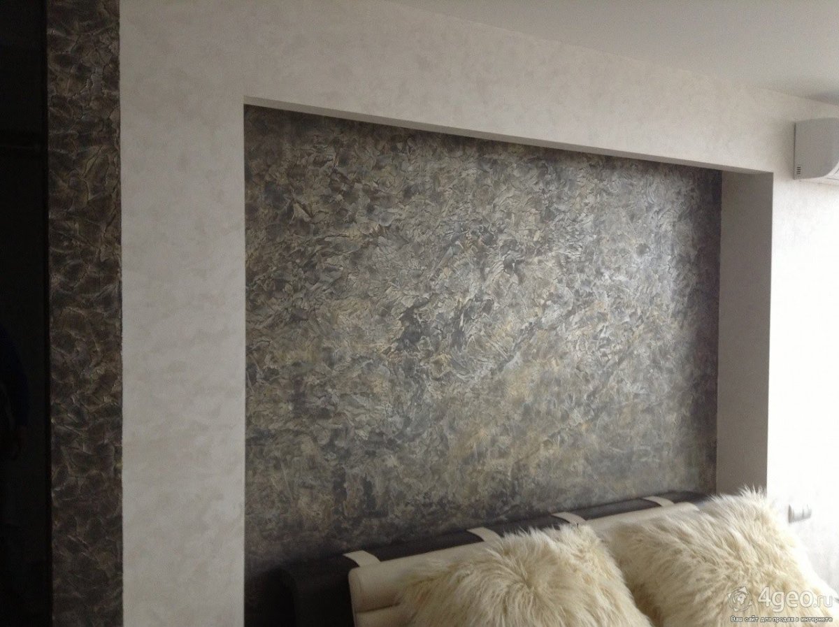 Декоративная штукатурка в нише