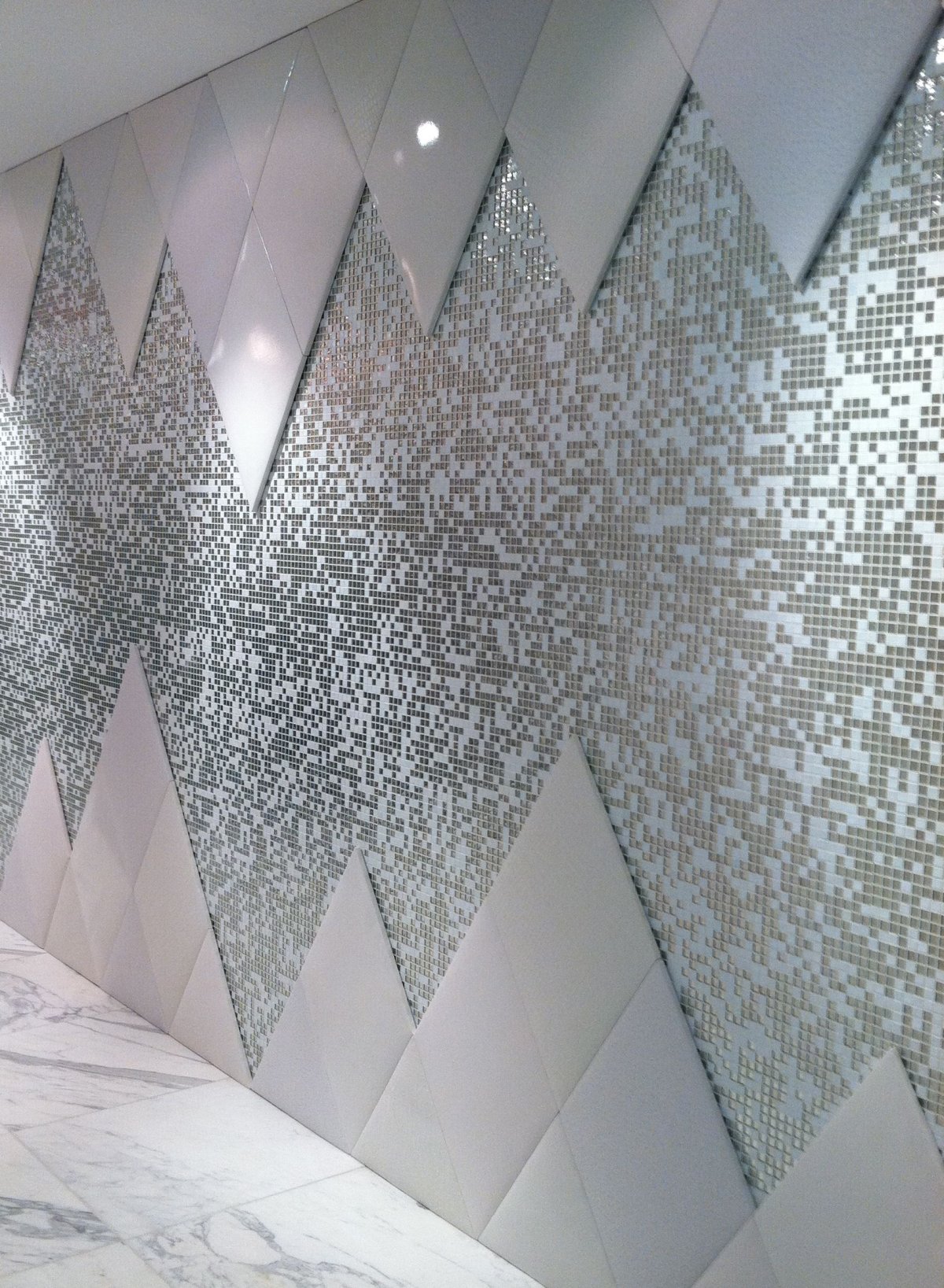 Зеркальные пластиковые панели