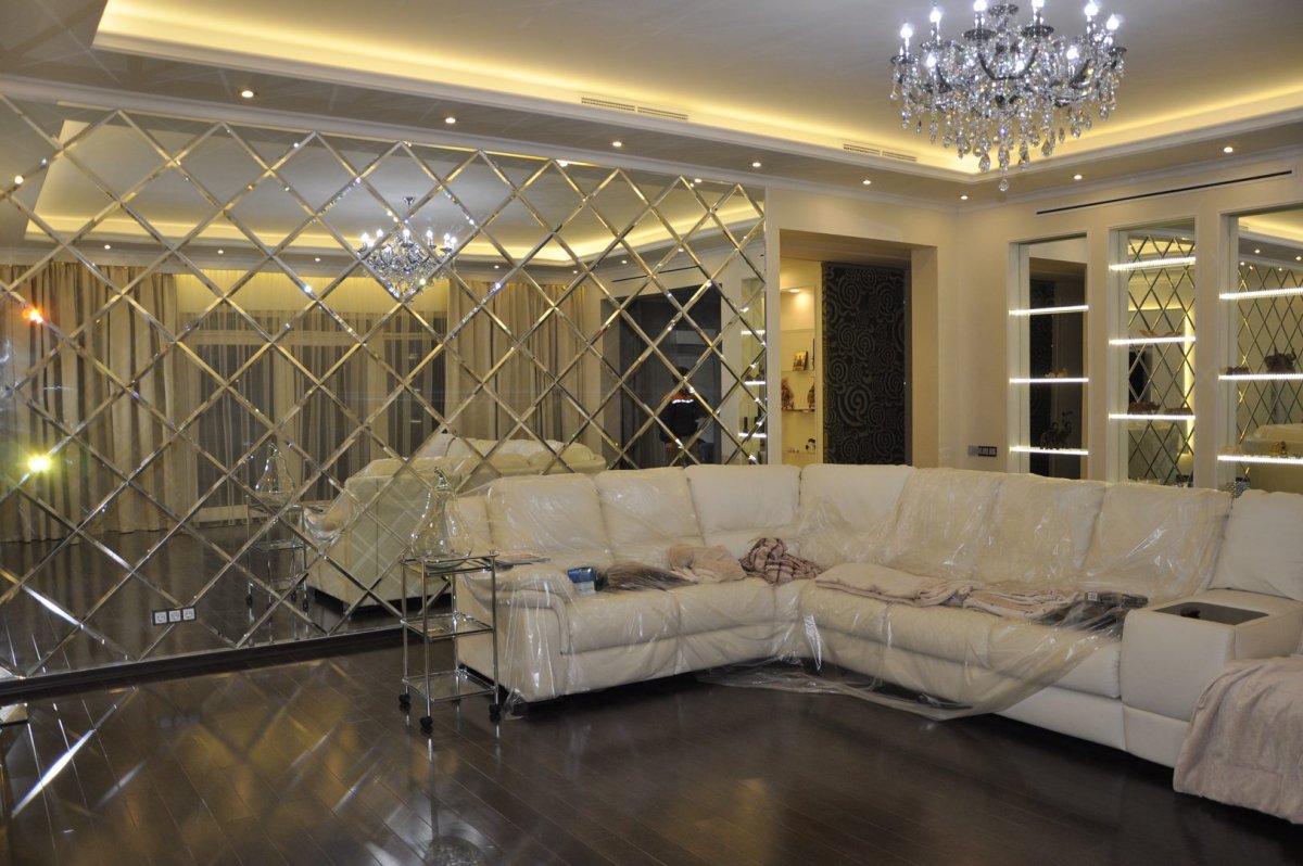 Зеркальное панно с фацетом