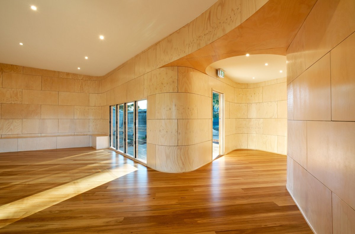 Фанера для отделки внутренних стен