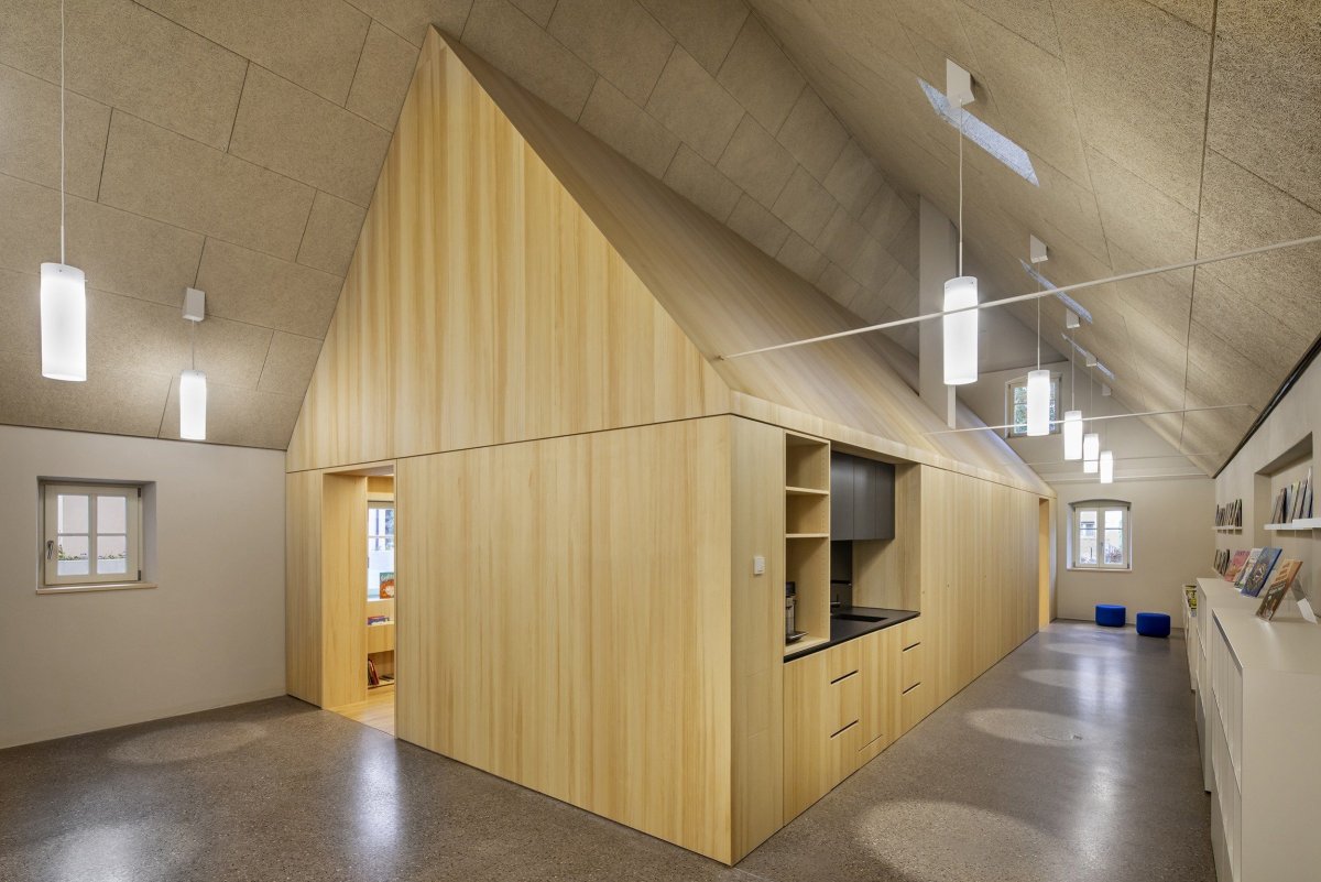 Отделка фанерой внутри дома