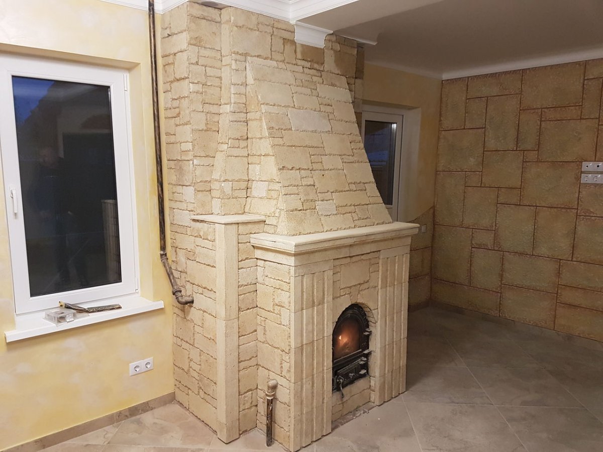 Ракушечник для отделки камина