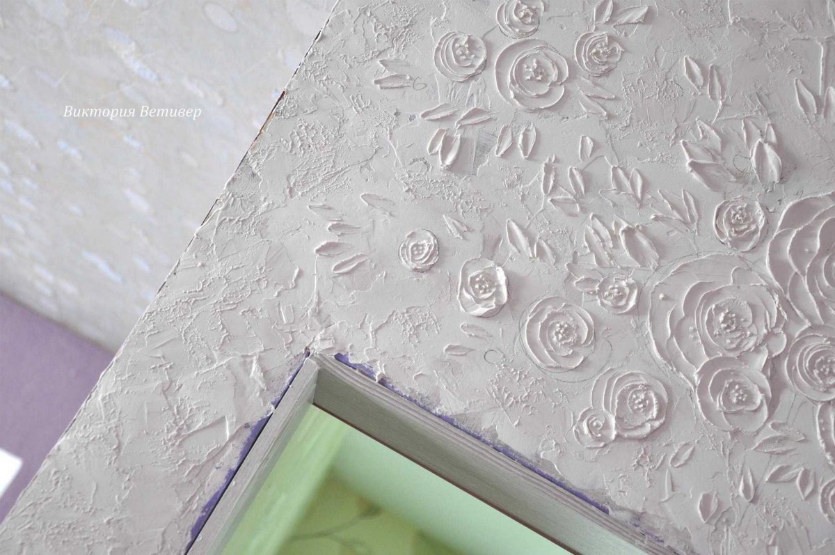 Декор потолка шпаклевкой