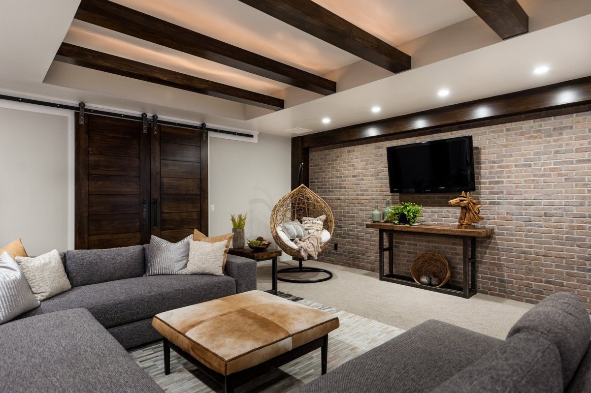 Гостиная в цокольном этаже