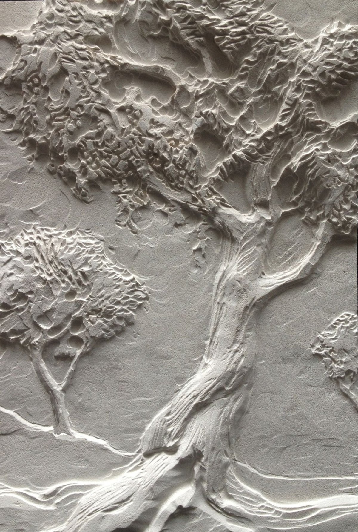 Дерево из декоративной штукатурки