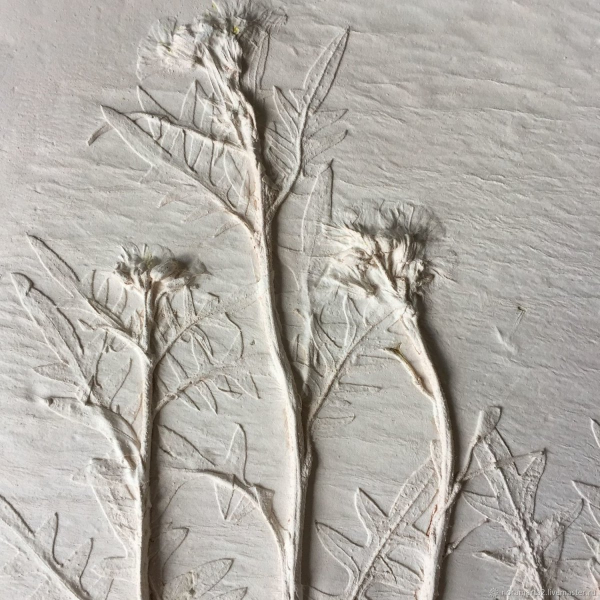 Барельеф из сухоцветов