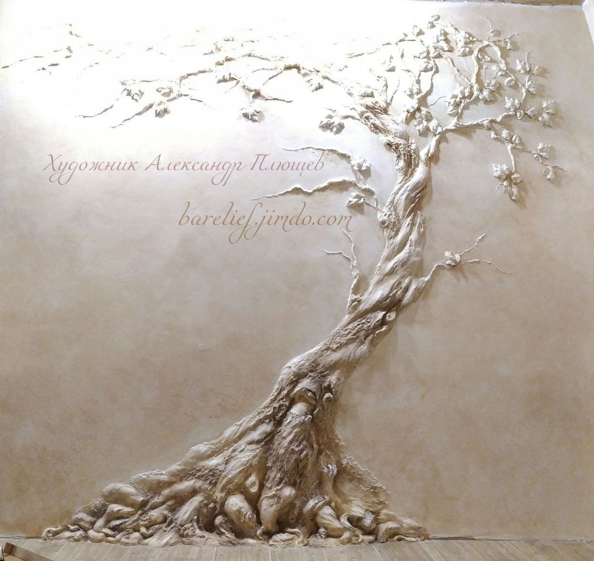 Барельеф ствол дерева