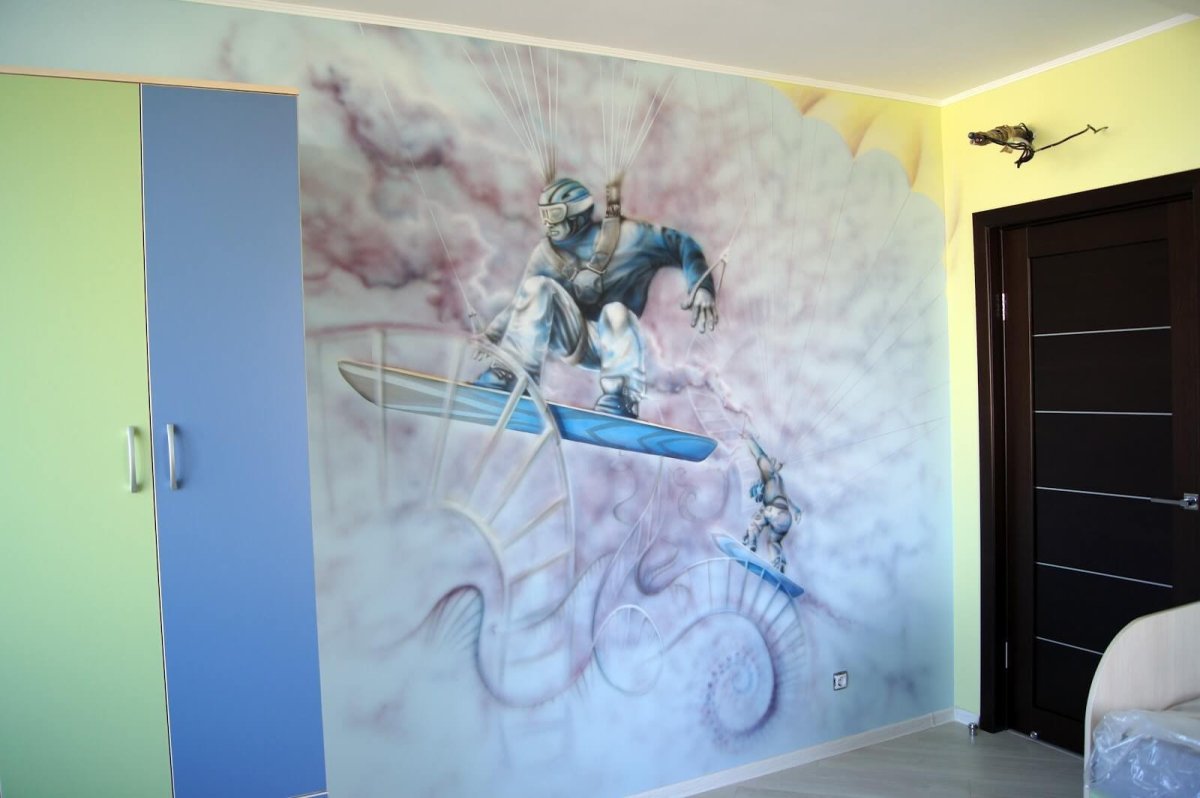 Аэрография на стене в квартире