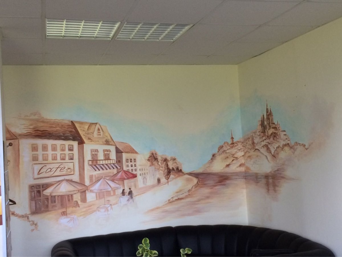 Роспись стен акриловыми красками