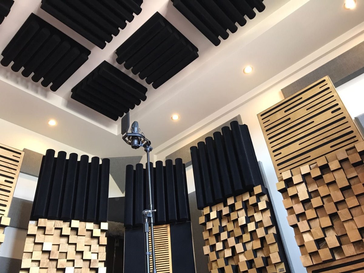 Акустические деревянные панели для студии