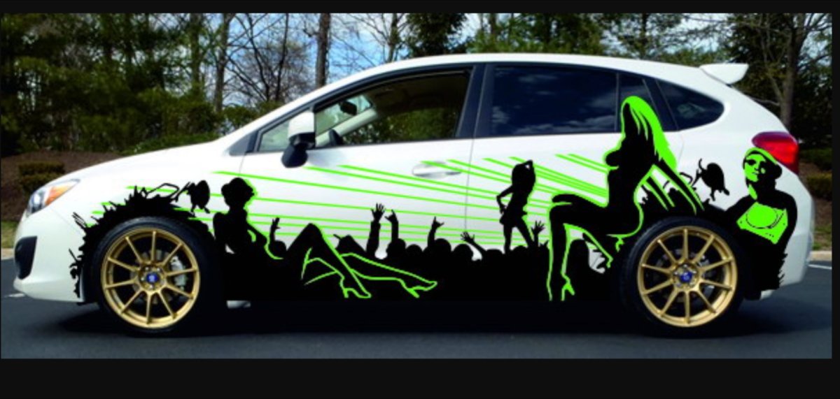 Наклейки на зеленом авто