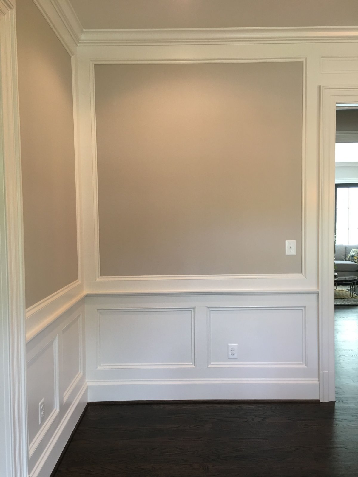 Молдинги для стен