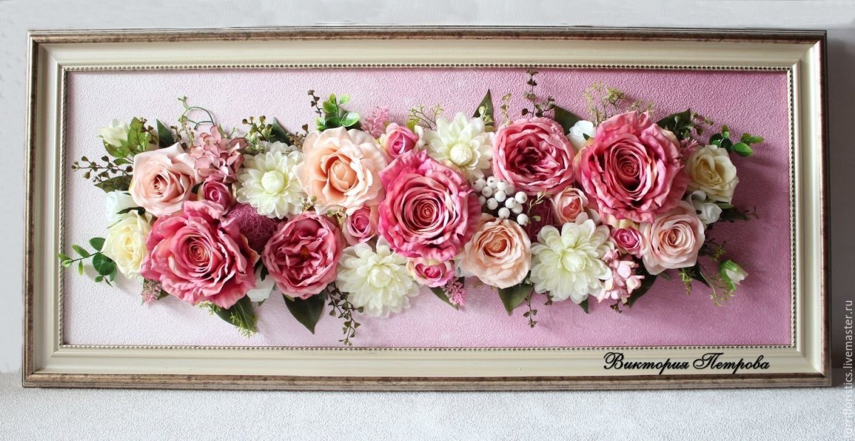 Панно из искусственных цветов