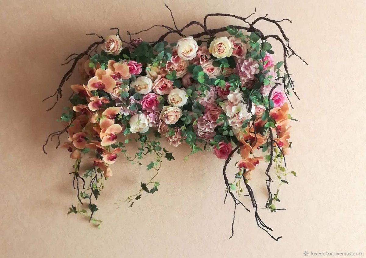Настенные композиции из искусственных цветов