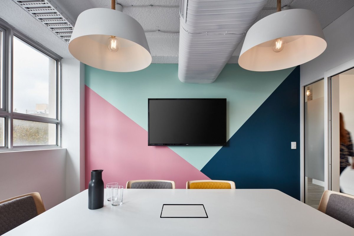 Покраска стен в офисе