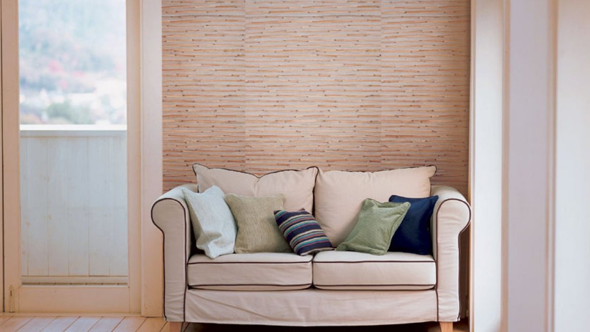 Циновка на стене в интерьере