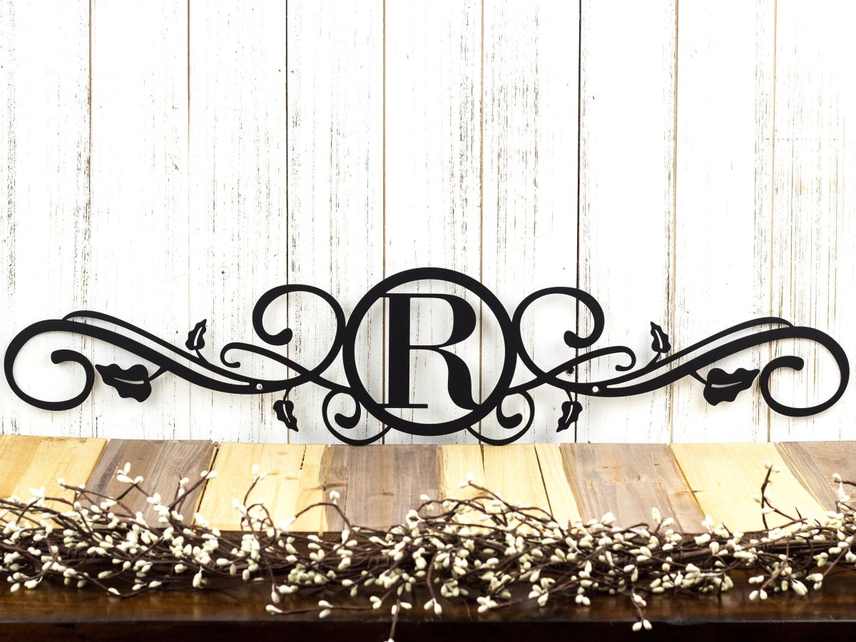 Вывеска с вензелями